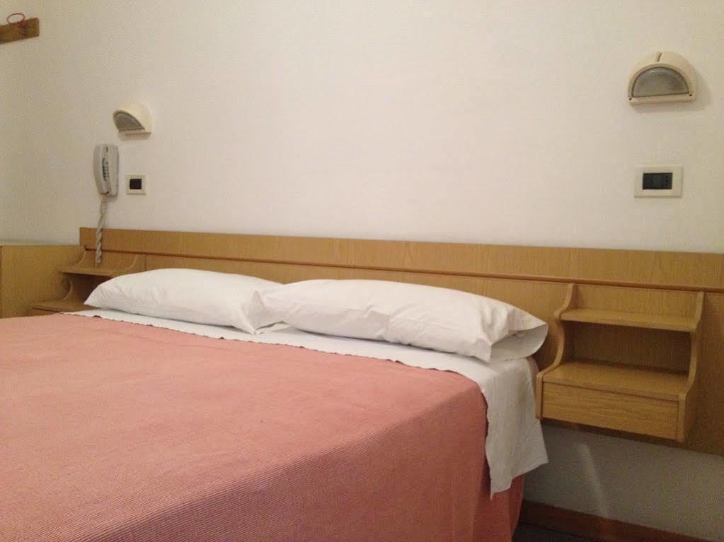 Hotel Luana Rimini Eksteriør billede